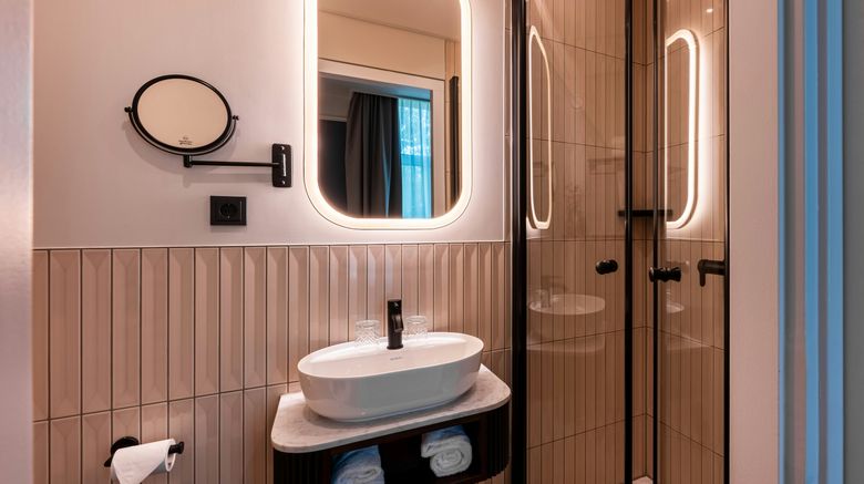 <b>Lancaster Hotel Amsterdam Room</b>. Images powered by <a href="https://www.leonardoworldwide.com/" title="Leonardo Worldwide" target="_blank">Leonardo</a>.