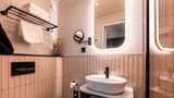 <b>Lancaster Hotel Amsterdam Room</b>. Images powered by <a href="https://www.leonardoworldwide.com/" title="Leonardo Worldwide" target="_blank">Leonardo</a>.