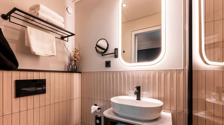 <b>Lancaster Hotel Amsterdam Room</b>. Images powered by <a href="https://www.leonardoworldwide.com/" title="Leonardo Worldwide" target="_blank">Leonardo</a>.