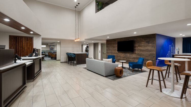 Holiday Inn Express & Suites Paso Robles Exterior