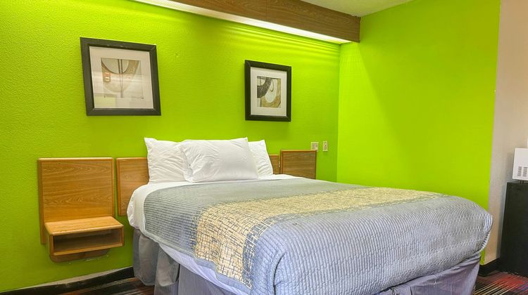 Classic Inn Memphis Room
