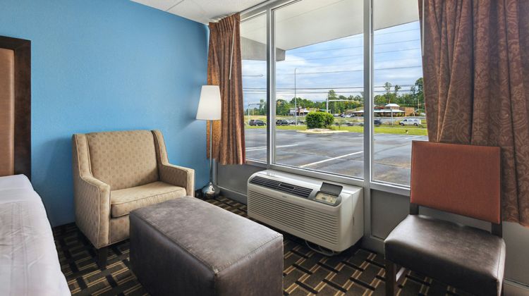 Relax Inn Greeneville Room