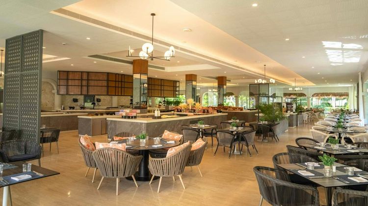 Grand Palladium Colonial Resort & Spa Restaurant