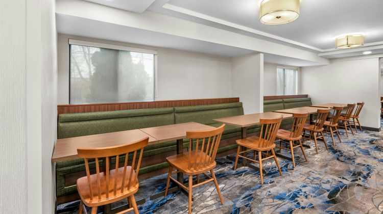 Fairfield Inn by Marriott Boston/Woburn Restaurant