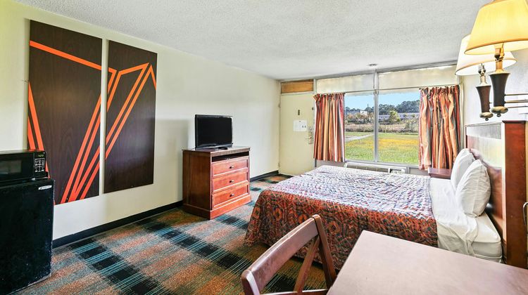 Star Motel Room