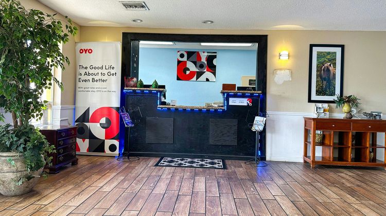 Bonita Lakes Inn Lobby