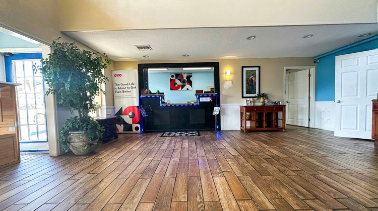 Bonita Lakes Inn Lobby