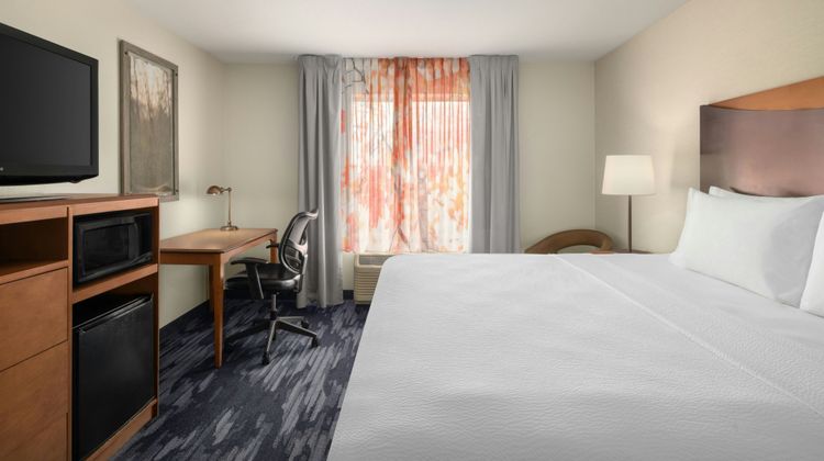 Fairfield Inn & Suites Marietta Room