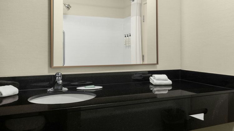 Fairfield Inn & Suites Marietta Room