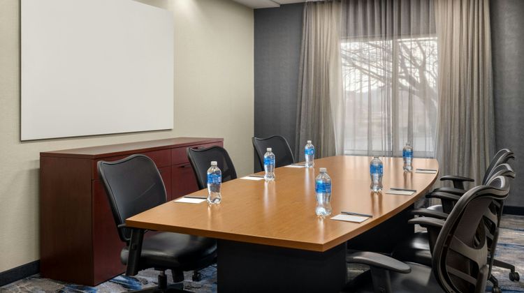 Fairfield Inn & Suites Marietta Meeting