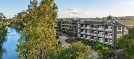 River Terrace Inn Exterior