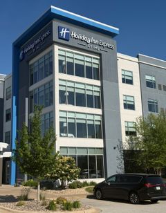 Holiday Inn Express Bettendorf Davenport