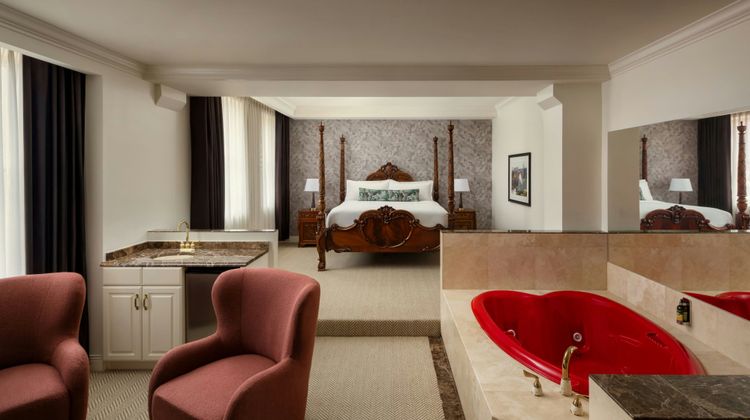 The Historic Davenport, Autograph Coll. Suite