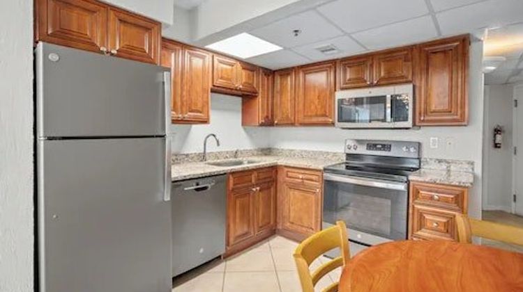 Tropic Sun Towers Room