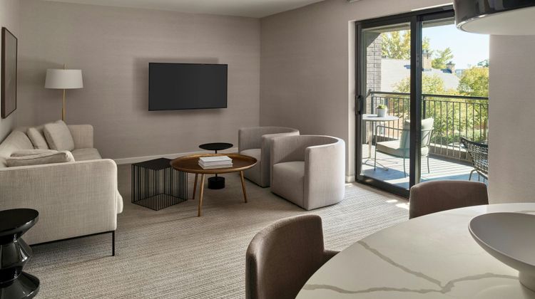The Satire, Autograph Collection Room