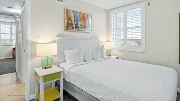 Tropic Sun Towers Room