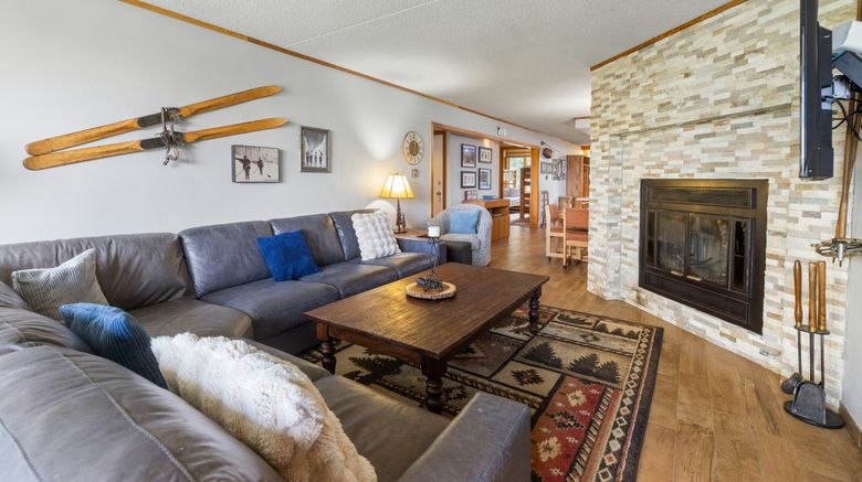<b>Evergreen Condominiums Room</b>. Images powered by <a href="https://www.leonardoworldwide.com/" title="Leonardo Worldwide" target="_blank">Leonardo</a>.