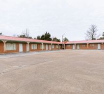 OYO Hotel Holly Springs MS Exterior