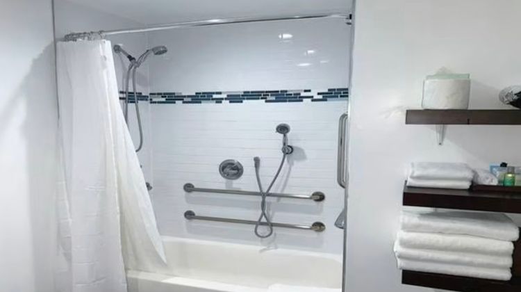 The Pacific Inn Room