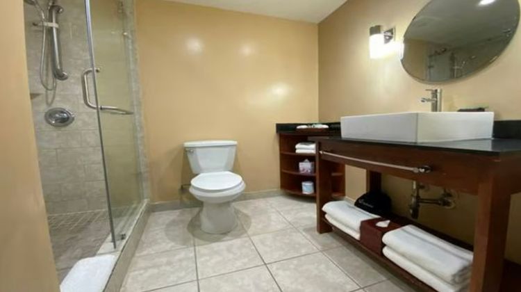 The Pacific Inn Room