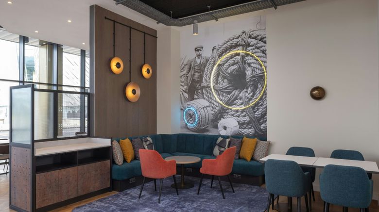 <b>Aloft Belfast Titanic Quarter Meeting</b>. Images powered by <a href="https://www.leonardoworldwide.com/" title="Leonardo Worldwide" target="_blank">Leonardo</a>.