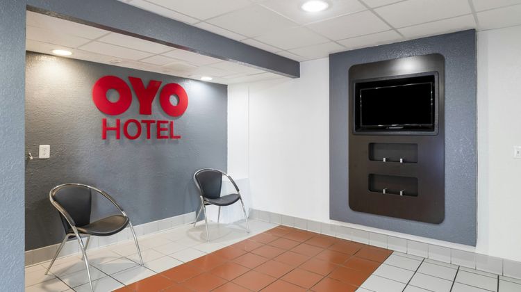 OYO Hotel Houston Katy Freeway Lobby