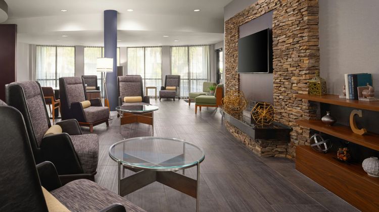 Courtyard Valdosta Lobby
