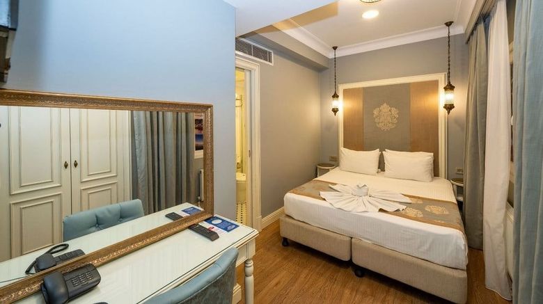 <b>Raymond Blue Hotel Room</b>. Images powered by <a href="https://www.leonardoworldwide.com/" title="Leonardo Worldwide" target="_blank">Leonardo</a>.