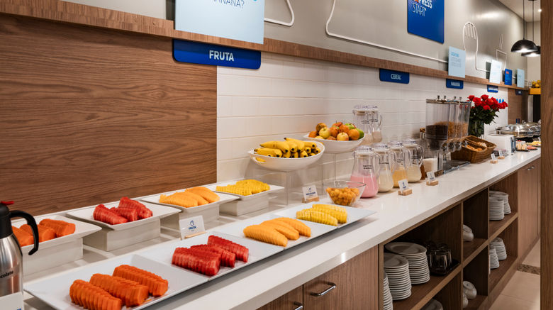 <b>Holiday Inn Express, Quito Restaurant</b>. Images powered by <a href="https://www.leonardoworldwide.com/" title="Leonardo Worldwide" target="_blank">Leonardo</a>.