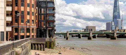 Locke at Broken Wharf, Millennium Bridge Exterior