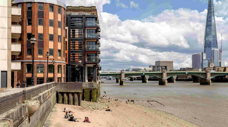 <b>Locke at Broken Wharf, Millennium Bridge Exterior</b>. Images powered by <a href="https://www.leonardoworldwide.com/" title="Leonardo Worldwide" target="_blank">Leonardo</a>.