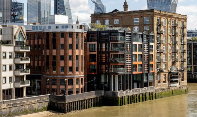 Locke at Broken Wharf, Millennium Bridge Exterior
