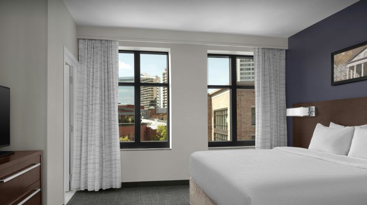 Residence Inn Richmond Downtown Suite