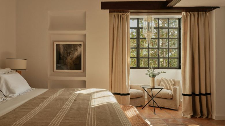 <b>La Bobadilla, a Royal Hideaway Hotel Room</b>. Images powered by <a href="https://www.leonardoworldwide.com/" title="Leonardo Worldwide" target="_blank">Leonardo</a>.