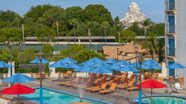 Courtyard Anaheim Theme Park Entrance Pool
