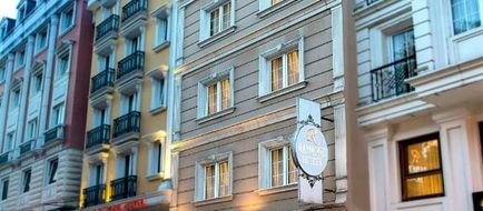 Raymond Blue Hotel Exterior