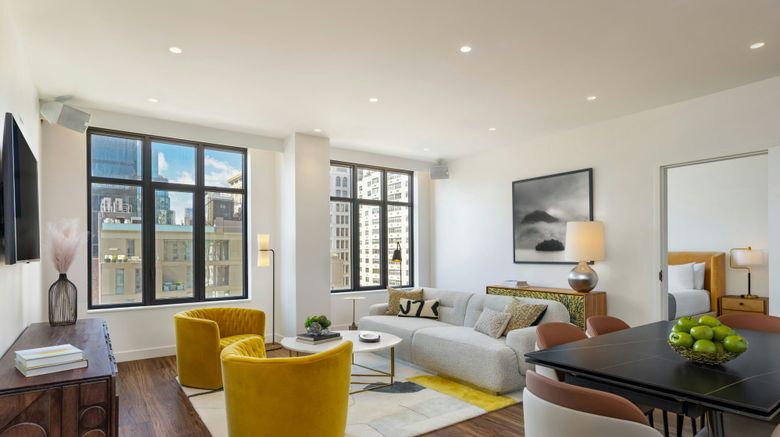<b>Moxy NYC East Village Suite</b>. Images powered by <a href="https://www.leonardoworldwide.com/" title="Leonardo Worldwide" target="_blank">Leonardo</a>.