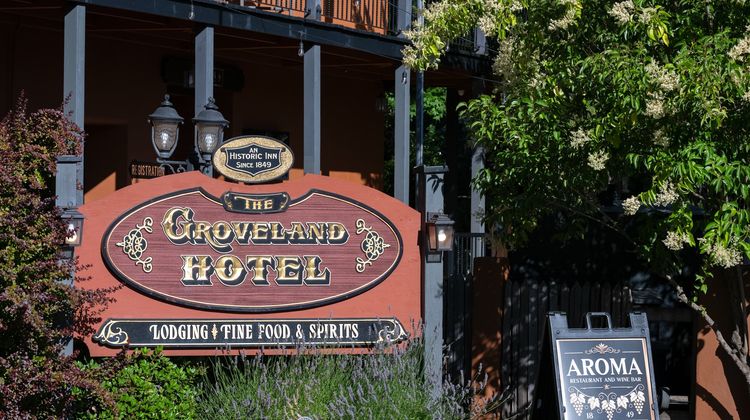 The Groveland Hotel Exterior