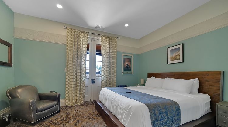 The Groveland Hotel Suite