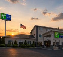 Holiday Inn Express Exterior