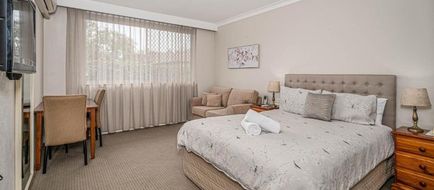 Cotswold Gardens Room