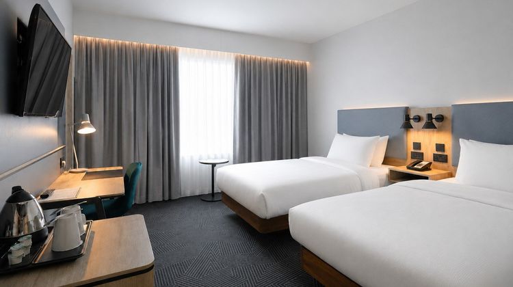 London Luton Vale Hotel Room