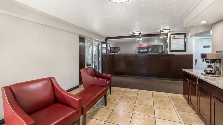 Red Roof Inn Dallas - Richardson Lobby