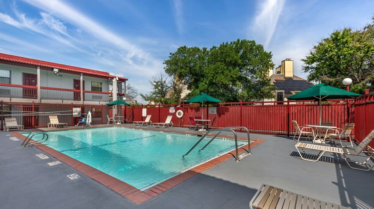 Red Roof Inn Dallas - Richardson Pool