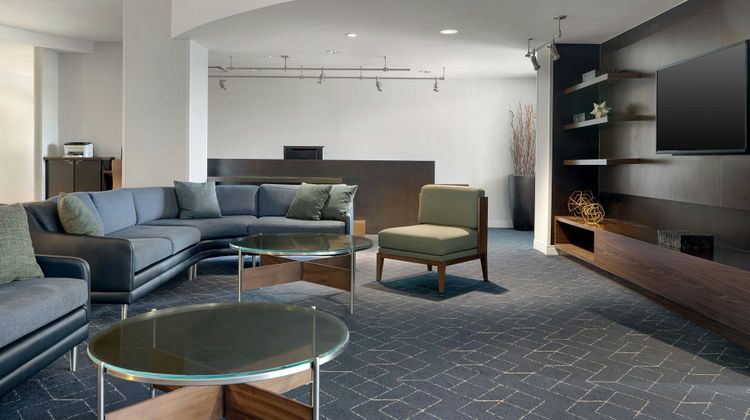 Courtyard Republic Arpt Long Island Lobby
