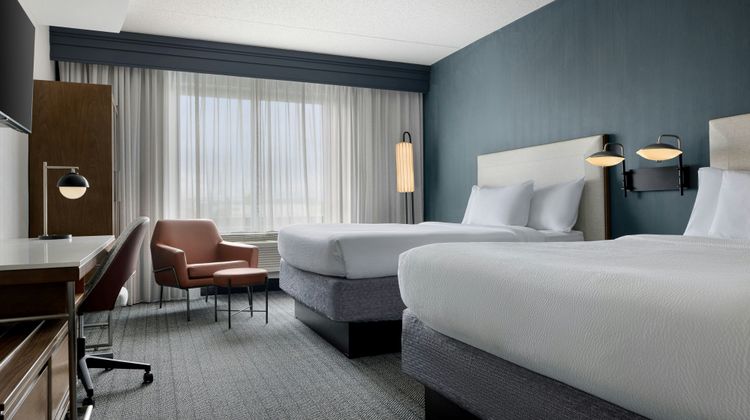 Courtyard Republic Arpt Long Island Room