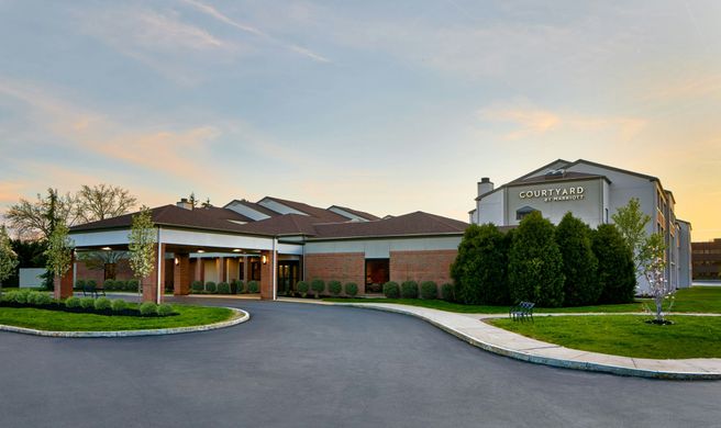 Courtyard by Marriott Rochester Brighton Exterior