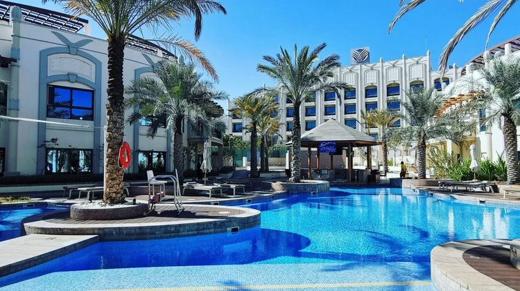 Al Ain Rotana Hotel Pool