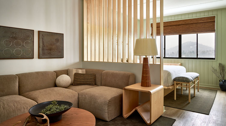 Laurel Lake Placid Room