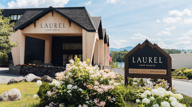 Laurel Lake Placid Exterior